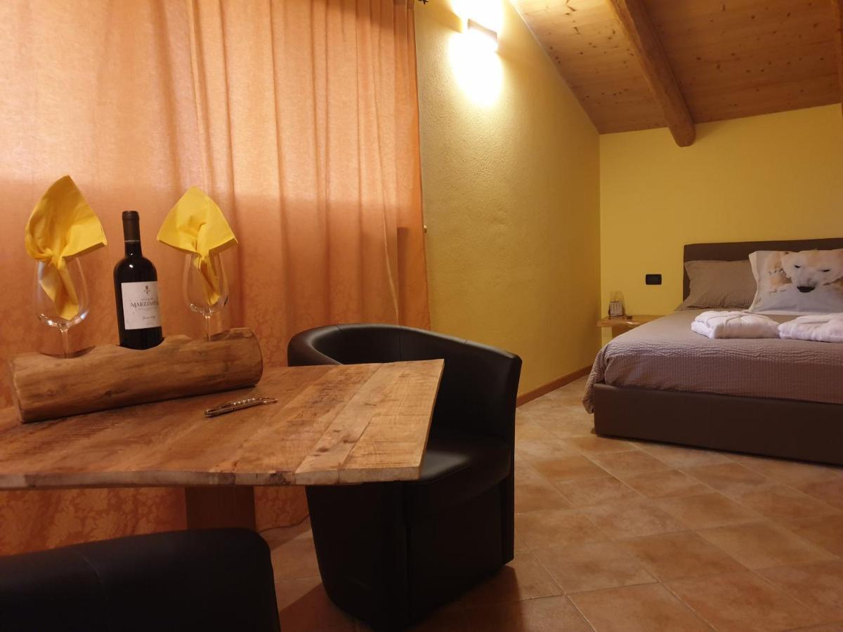Chalet Chapeau Rar Castel Condino Екстериор снимка