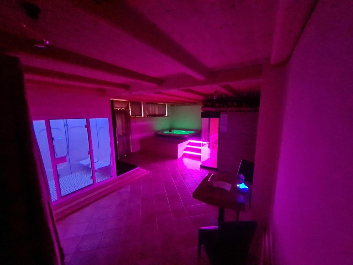 Chalet Chapeau Rar Castel Condino Екстериор снимка