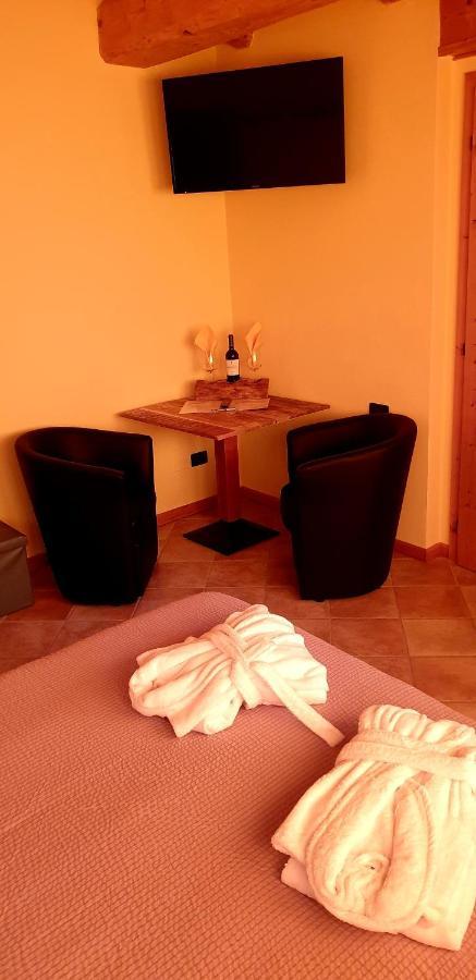 Chalet Chapeau Rar Castel Condino Екстериор снимка