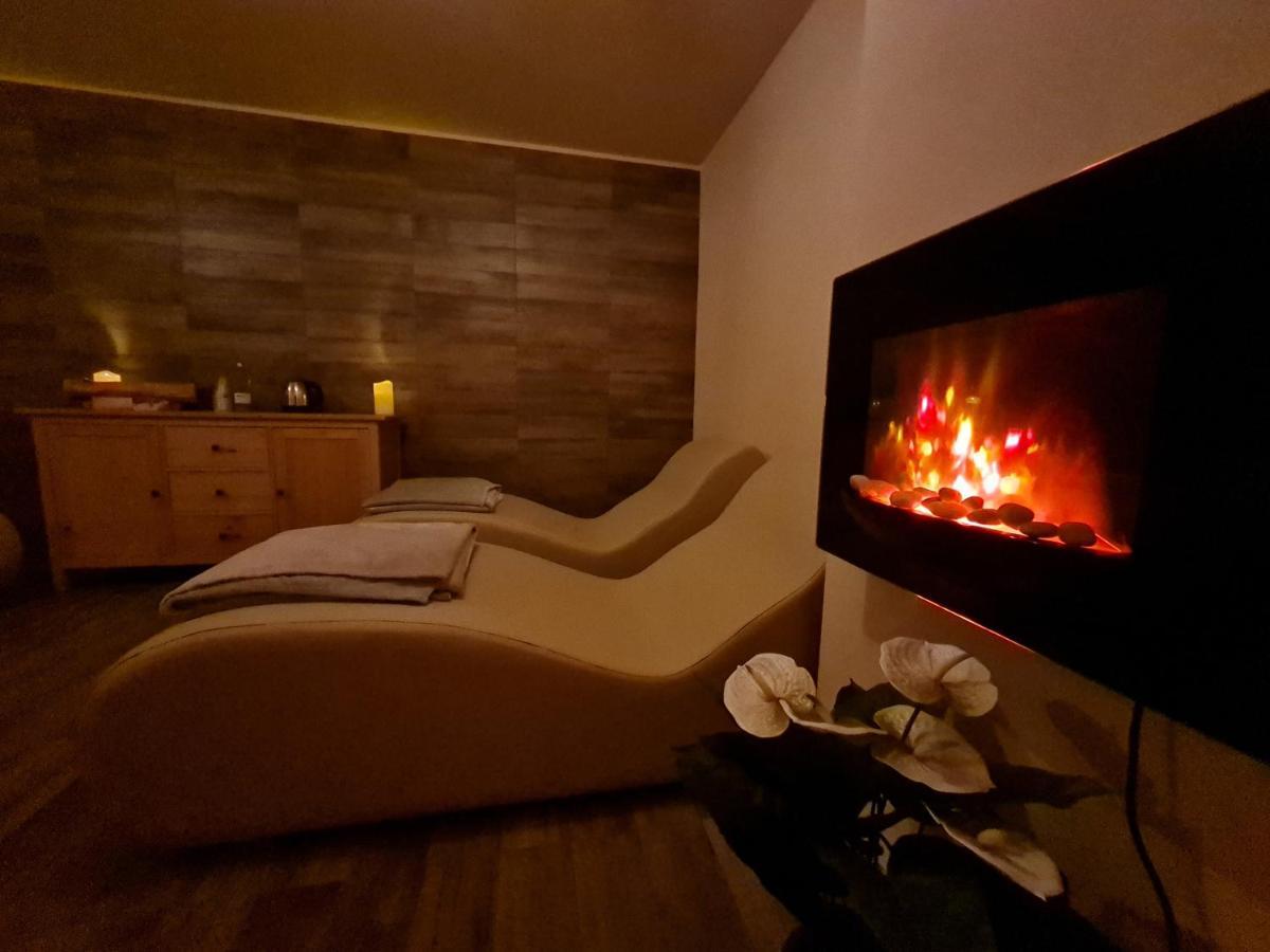 Chalet Chapeau Rar Castel Condino Екстериор снимка