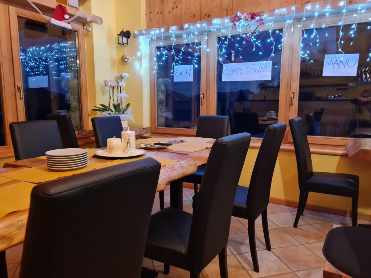 Chalet Chapeau Rar Castel Condino Екстериор снимка