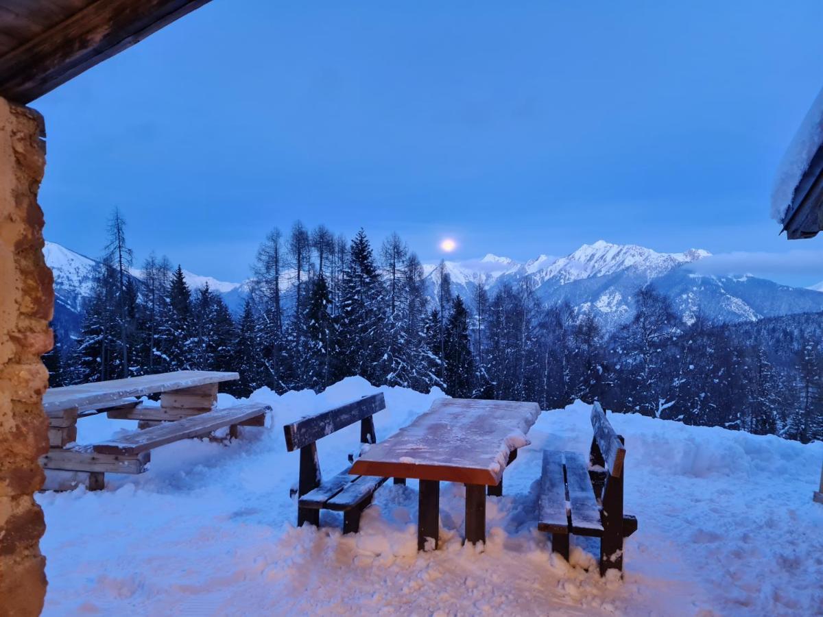 Chalet Chapeau Rar Castel Condino Екстериор снимка