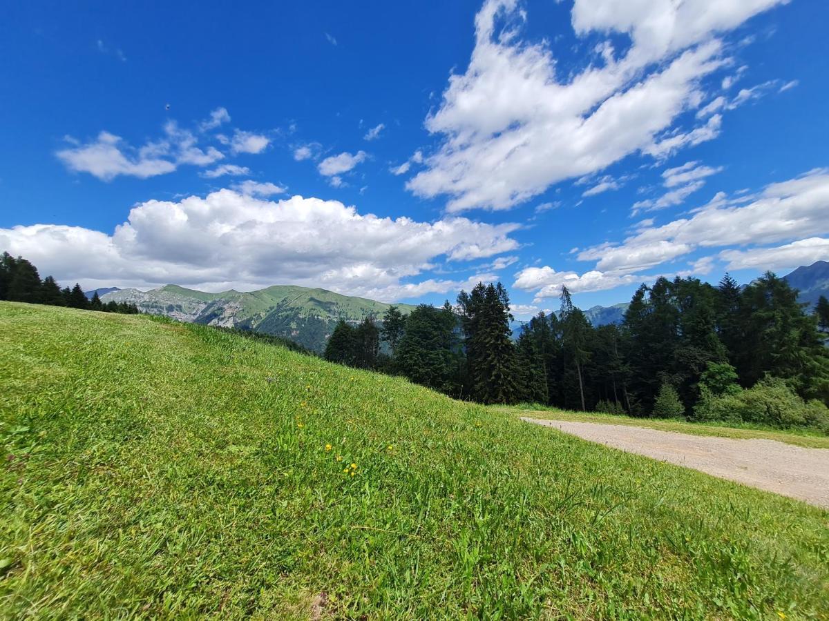 Chalet Chapeau Rar Castel Condino Екстериор снимка