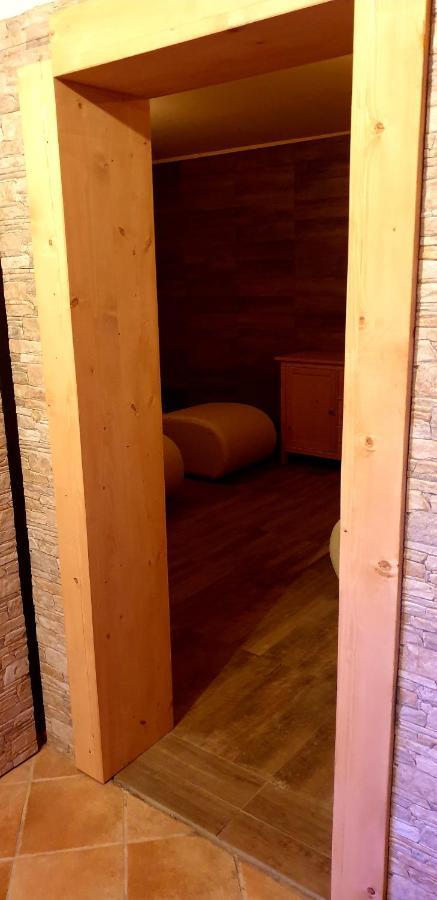 Chalet Chapeau Rar Castel Condino Екстериор снимка