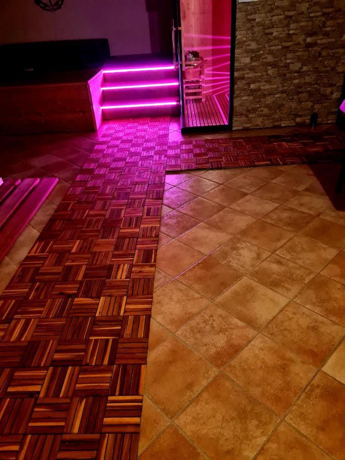 Chalet Chapeau Rar Castel Condino Екстериор снимка
