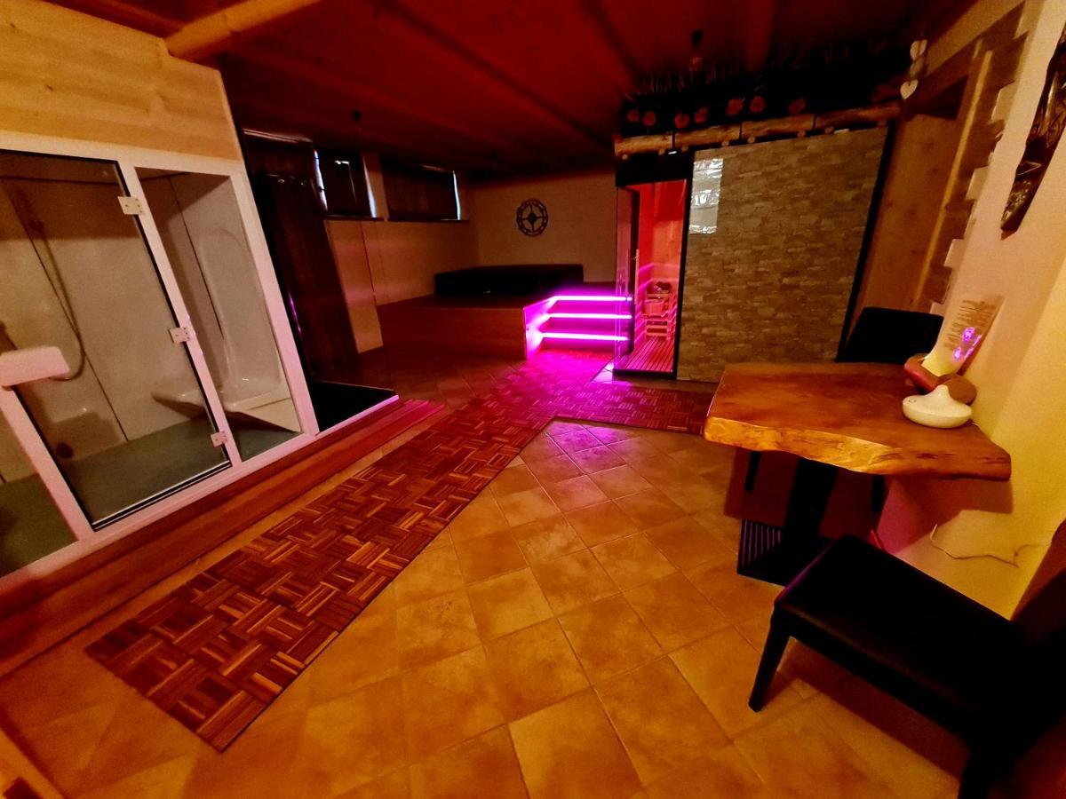 Chalet Chapeau Rar Castel Condino Екстериор снимка