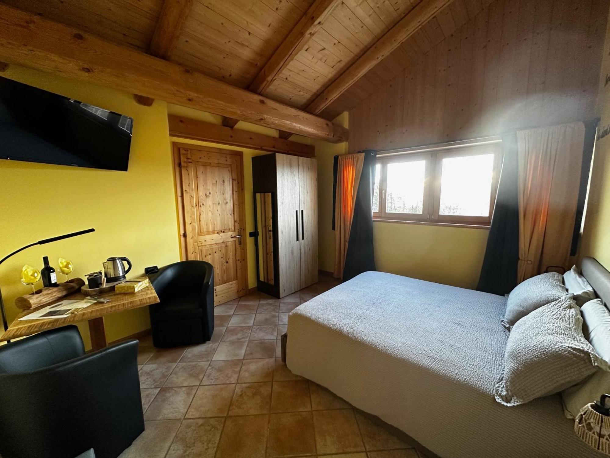 Chalet Chapeau Rar Castel Condino Екстериор снимка